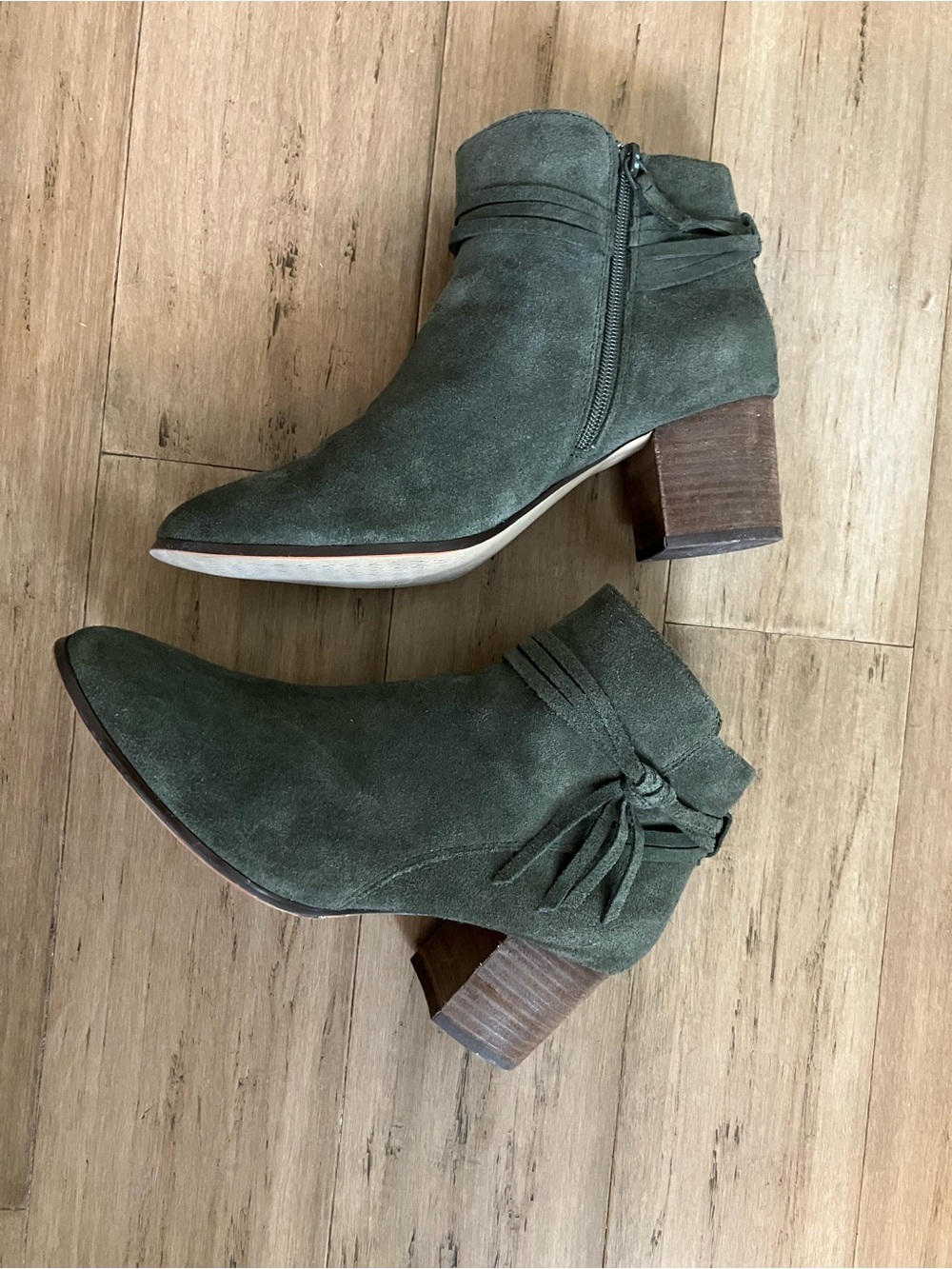 Violet And Red Green Suede Ankle Heeled Side Zip Women Boot Size 10